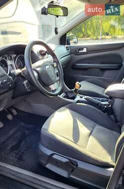 Хэтчбек Ford Focus 2010 в 