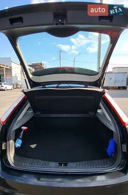 Хэтчбек Ford Focus 2010 в 