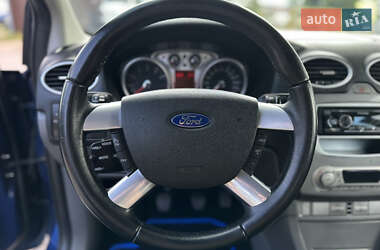 Хэтчбек Ford Focus 2009 в 