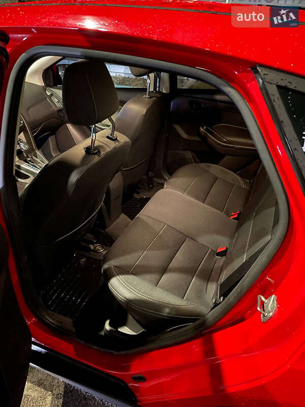Хэтчбек Ford Focus 2012 в Житомире