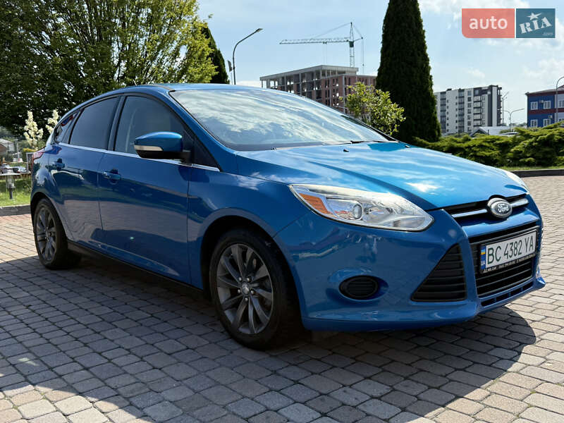 Хэтчбек Ford Focus 2012 в Городке