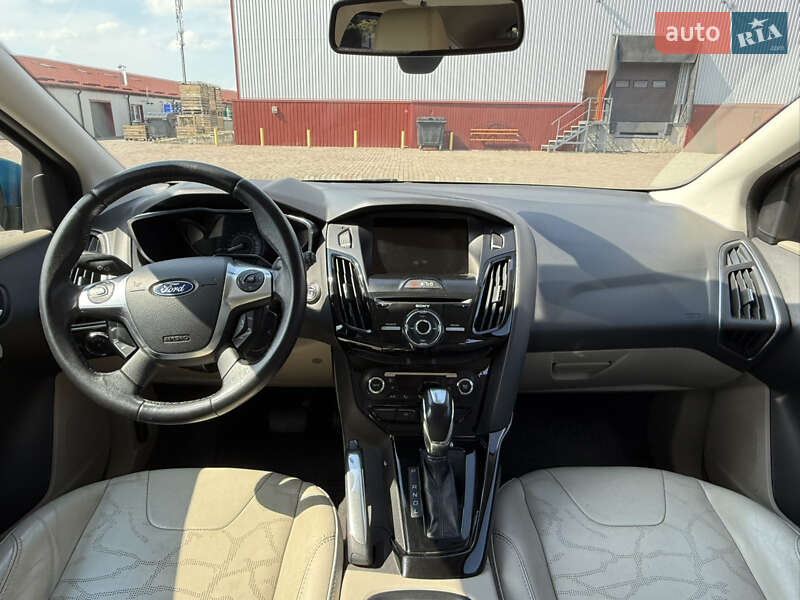 Хэтчбек Ford Focus 2012 в Городке