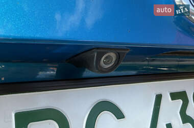 Хэтчбек Ford Focus 2012 в 