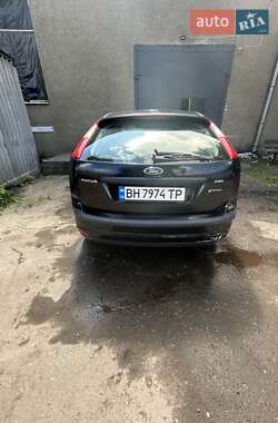 Хэтчбек Ford Focus 2004 в 