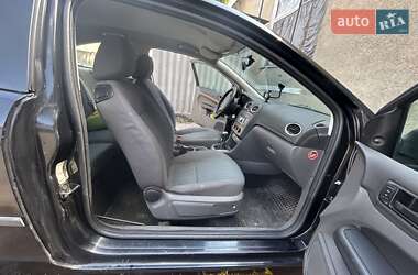 Хэтчбек Ford Focus 2004 в 