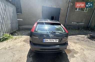 Хэтчбек Ford Focus 2004 в 