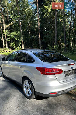 Седан Ford Focus 2016 в 