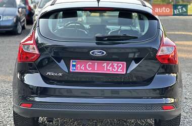 Хэтчбек Ford Focus 2012 в 