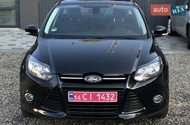 Хэтчбек Ford Focus 2012 в 