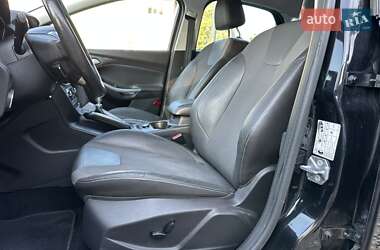 Хэтчбек Ford Focus 2012 в 