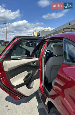 Седан Ford Focus 2015 в 