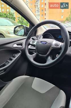 Седан Ford Focus 2012 в 