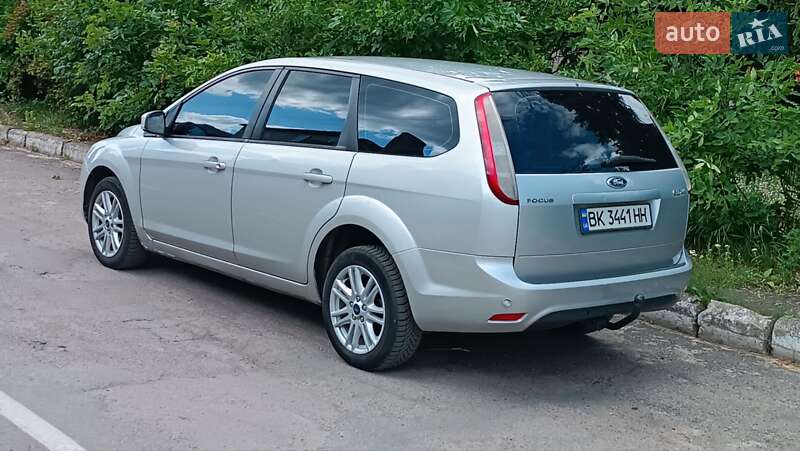 Універсал Ford Focus 2010 в Сарнах