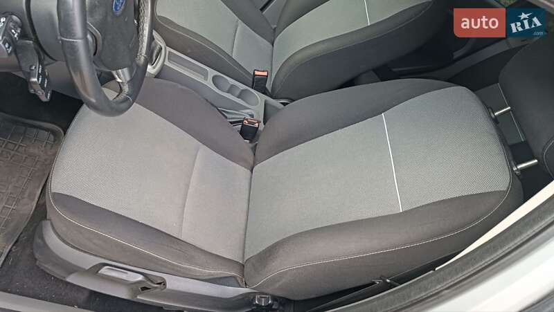 Універсал Ford Focus 2010 в Сарнах