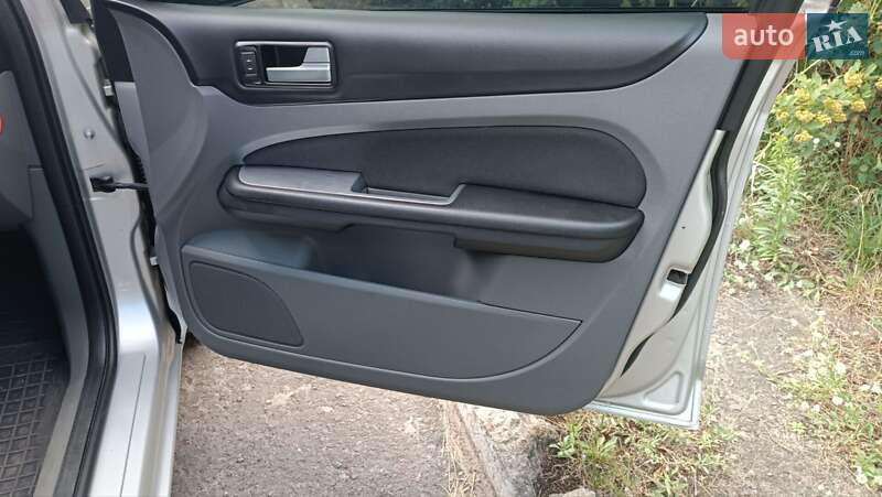 Універсал Ford Focus 2010 в Сарнах