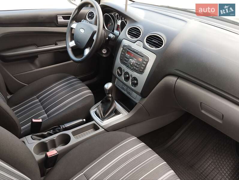 Универсал Ford Focus 2010 в Киеве фото 17 Универсал Ford Focus 2010 в Киеве