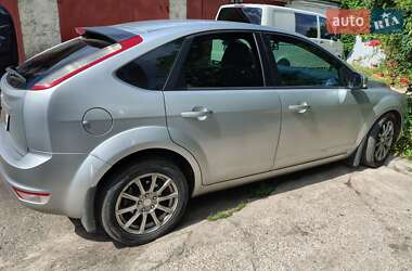 Хэтчбек Ford Focus 2011 в 