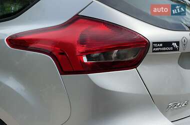 Хэтчбек Ford Focus 2015 в 