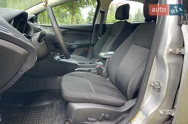 Хэтчбек Ford Focus 2015 в 