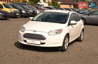 Хэтчбек Ford Focus 2013 в 