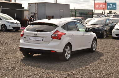 Хэтчбек Ford Focus 2013 в 