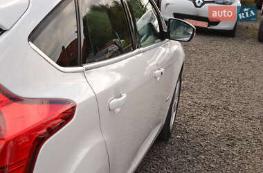 Хэтчбек Ford Focus 2013 в 