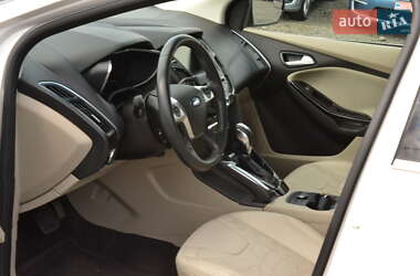 Хэтчбек Ford Focus 2013 в 