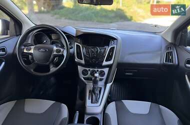 Хэтчбек Ford Focus 2012 в 