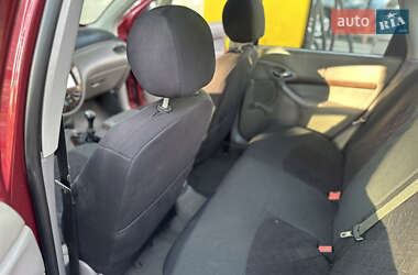 Седан Ford Focus 2000 в 