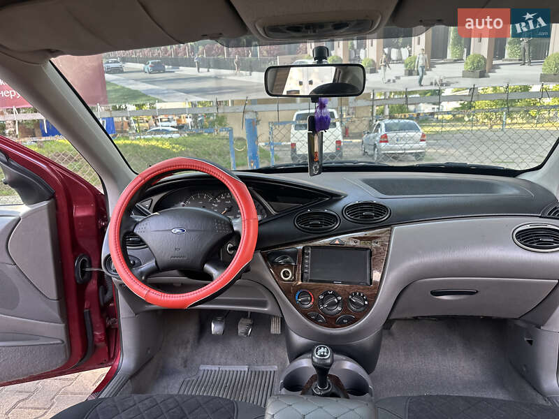 Седан Ford Focus 2000 в Черновцах