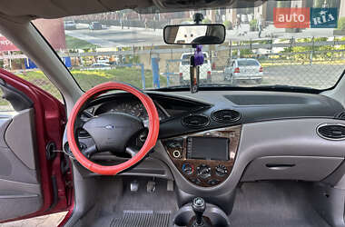 Седан Ford Focus 2000 в 