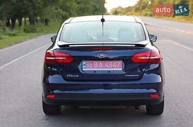 Седан Ford Focus 2016 в 