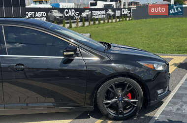 Седан Ford Focus 2015 в 