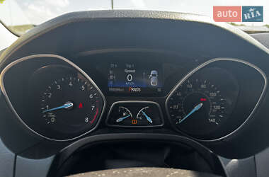 Седан Ford Focus 2015 в 