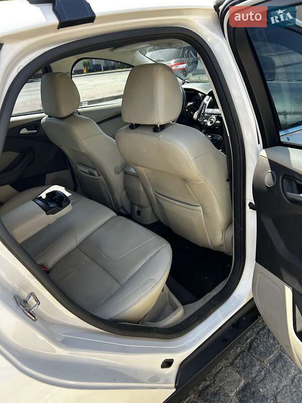 Хэтчбек Ford Focus 2012 в Черноморске