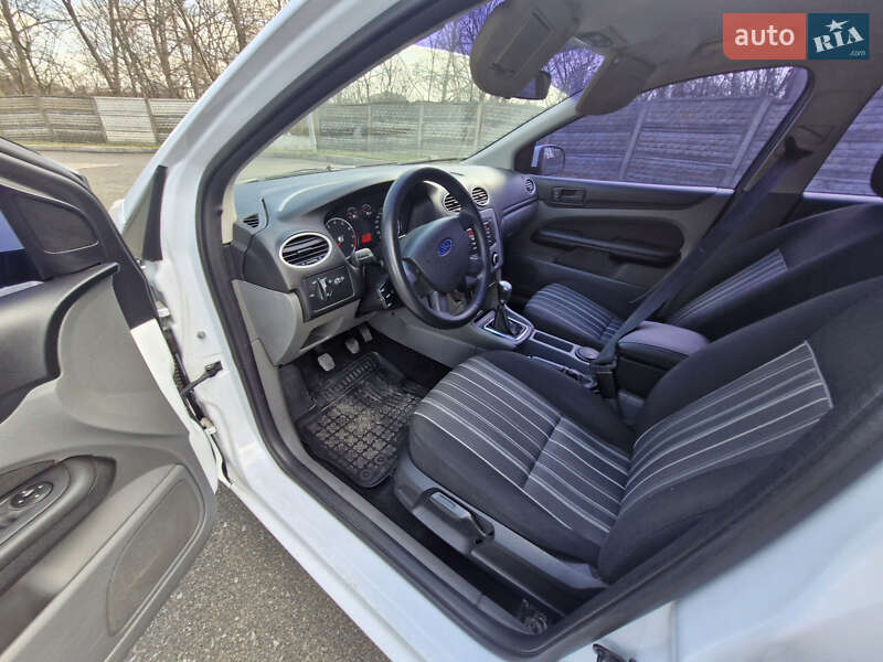 Хэтчбек Ford Focus 2011 в Житомире