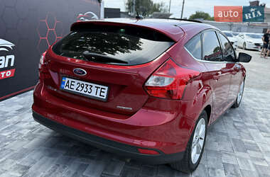 Хетчбек Ford Focus 2012 в 