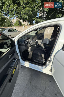 Хэтчбек Ford Focus 2010 в 