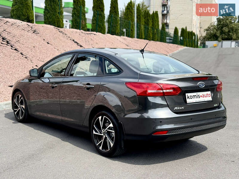 Седан Ford Focus 2015 в Виннице
