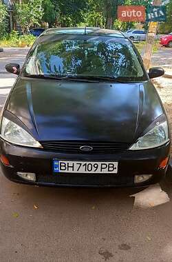 Хэтчбек Ford Focus 2001 в 