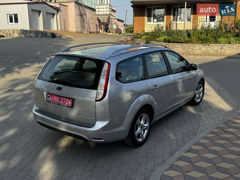 Универсал Ford Focus 2010 в Великой Багачке