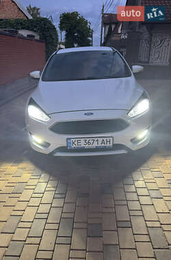 Хетчбек Ford Focus 2015 в Дніпрі