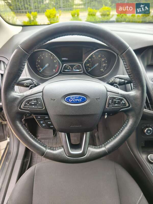 Хэтчбек Ford Focus 2016 в Житомире