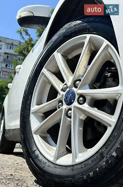 Хэтчбек Ford Focus 2016 в 