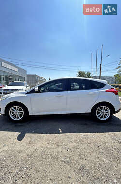 Хэтчбек Ford Focus 2016 в 