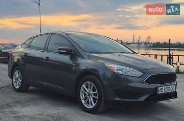 Седан Ford Focus 2015 в 