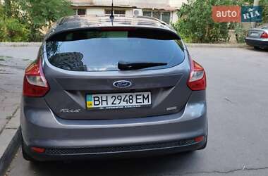 Хэтчбек Ford Focus 2013 в 