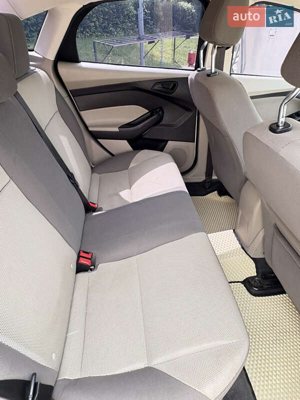 Седан Ford Focus 2012 в Черновцах