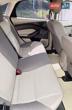 Седан Ford Focus 2012 в 