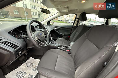 Седан Ford Focus 2015 в 
